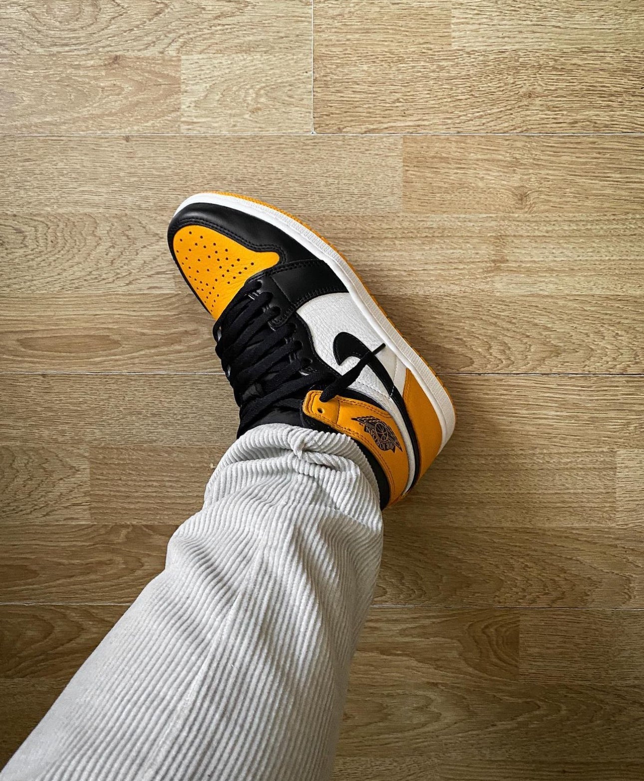 Air Jordan 1 High “ Taxi “