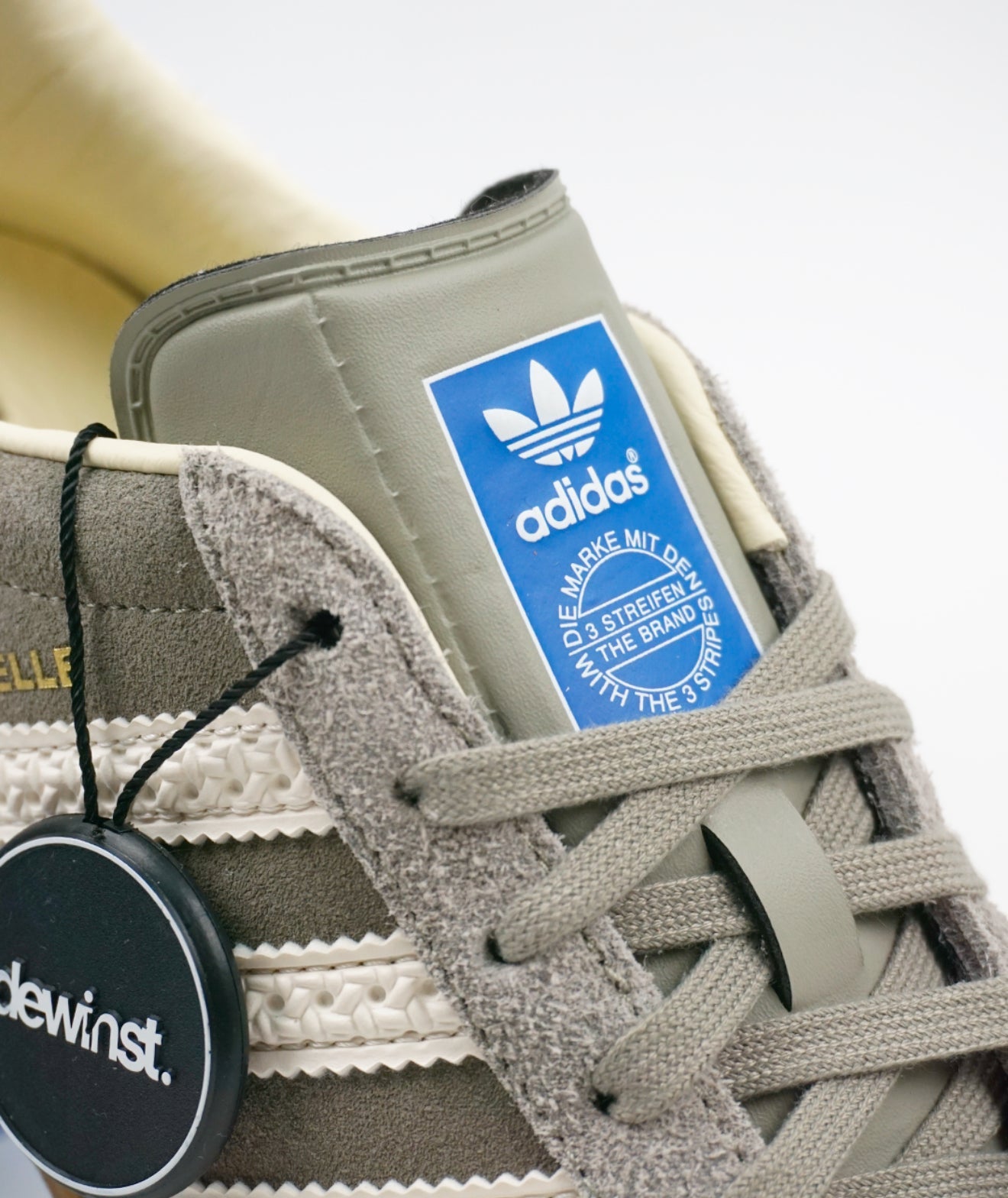 WMNs Gazelle Indoor Dark Grey White
