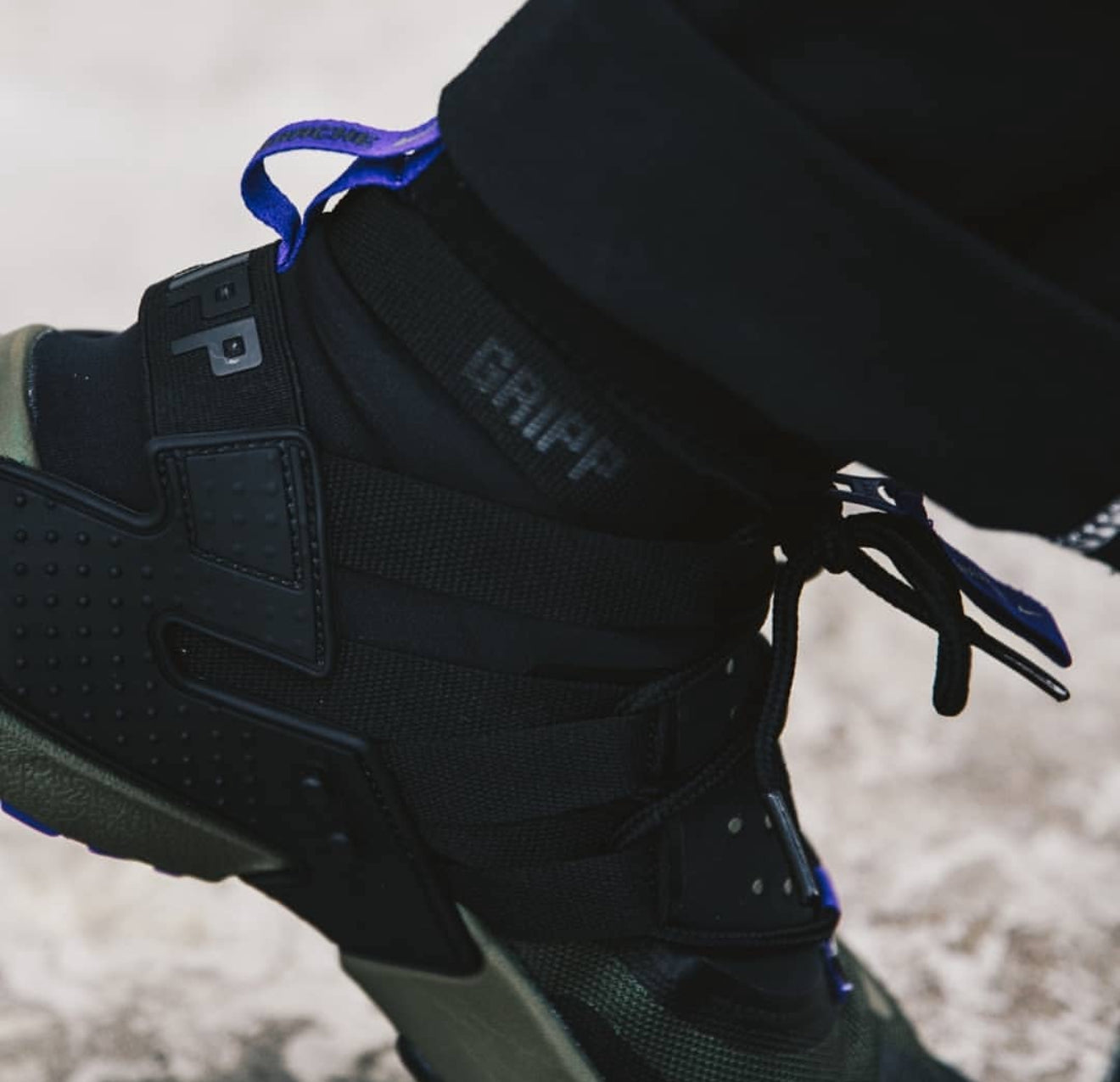 Air Huarache Gripp Black Olive Canvas