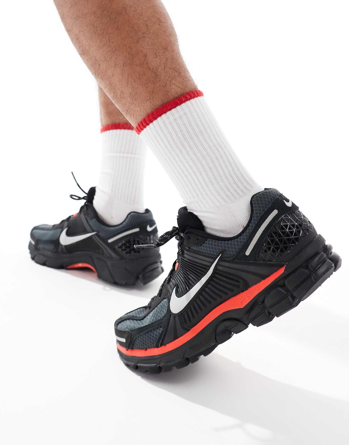 Zoom Vomero 5 Bred