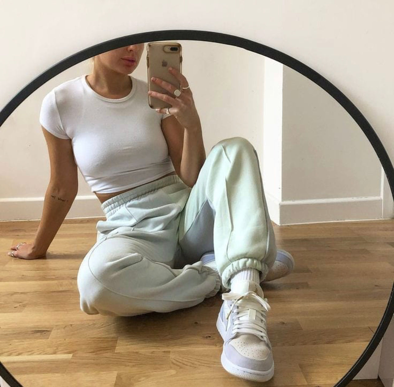 WMNS Air Jordan 1 Low Paris