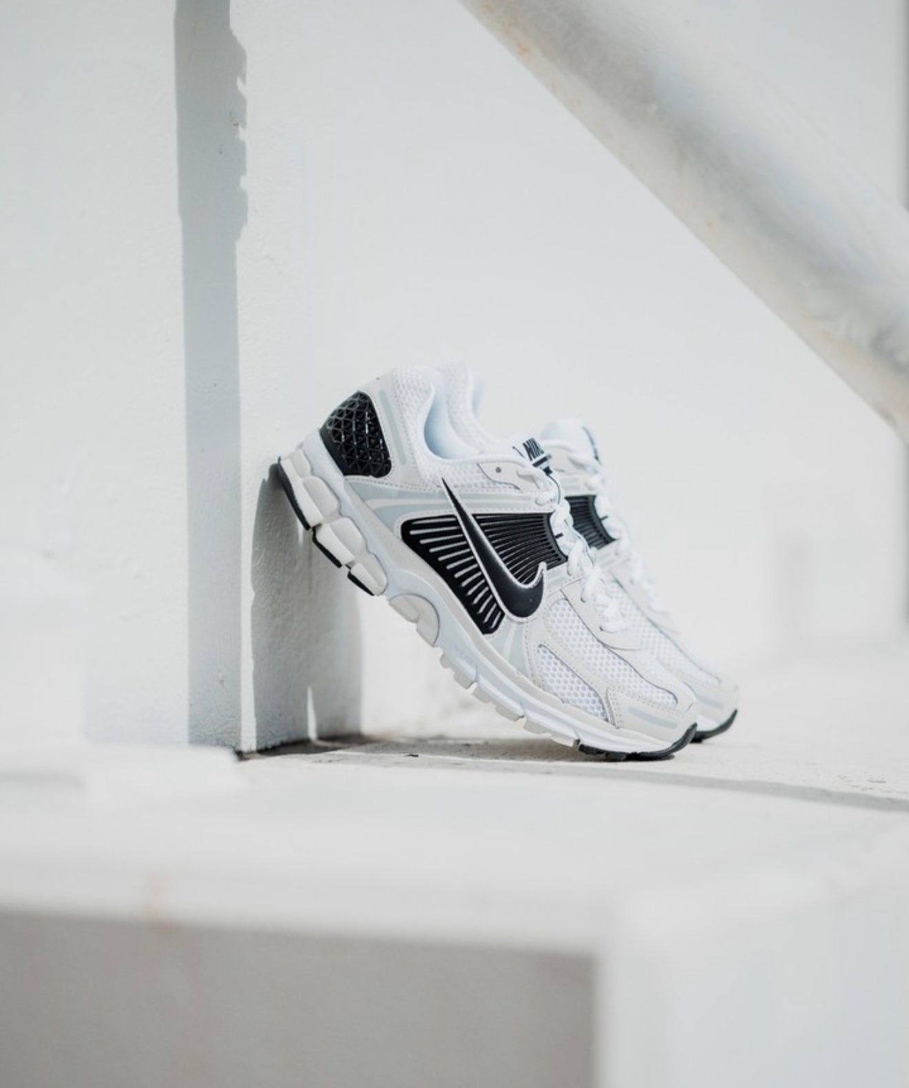 Zoom Vomero 5 White Black