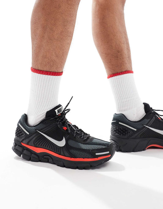Zoom Vomero 5 Bred