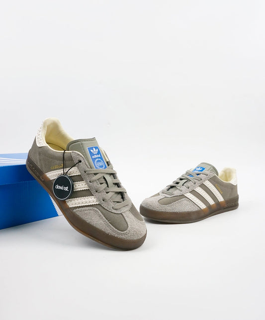 WMNs Gazelle Indoor Dark Grey White