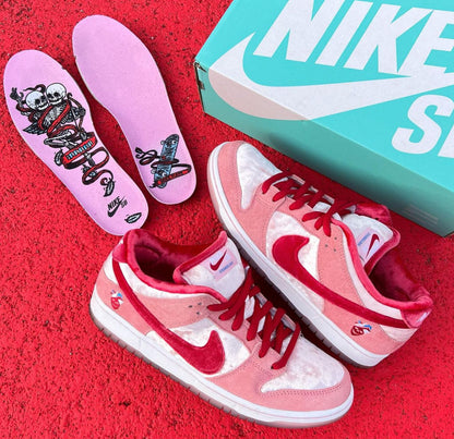 WMNs Dunk Low “ Strange Love “