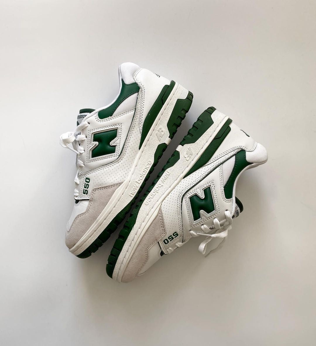 WMNS New Balance 550 Low Top Sneaker “ White Green “