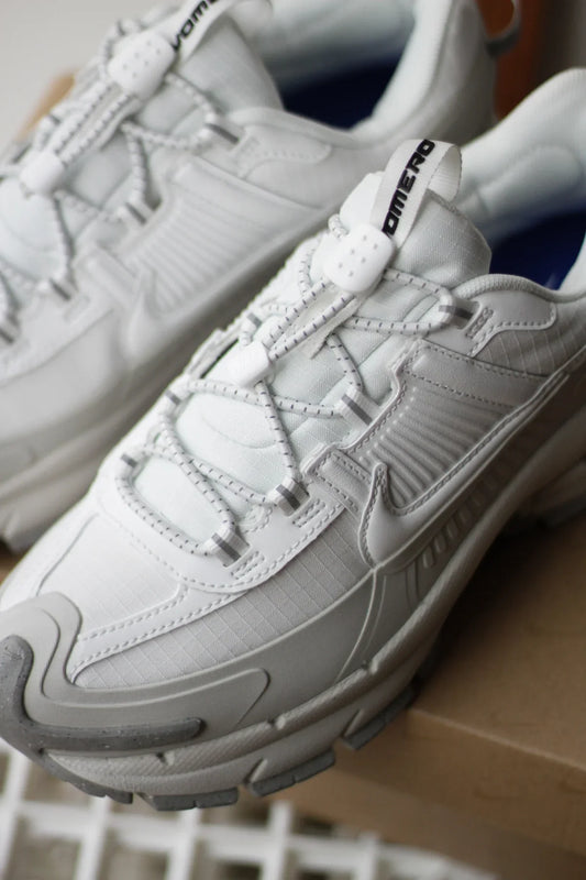 Zoom Vomero Roam Summit White