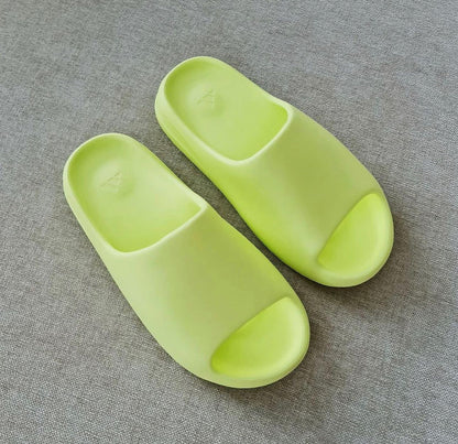 WMNs Yeezy Slides “ Green Glow ”