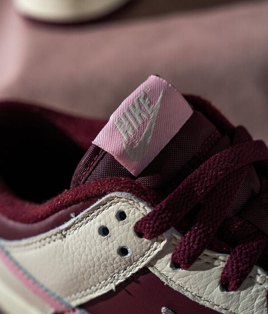 WMNs Dunk Low Valentine’s Day