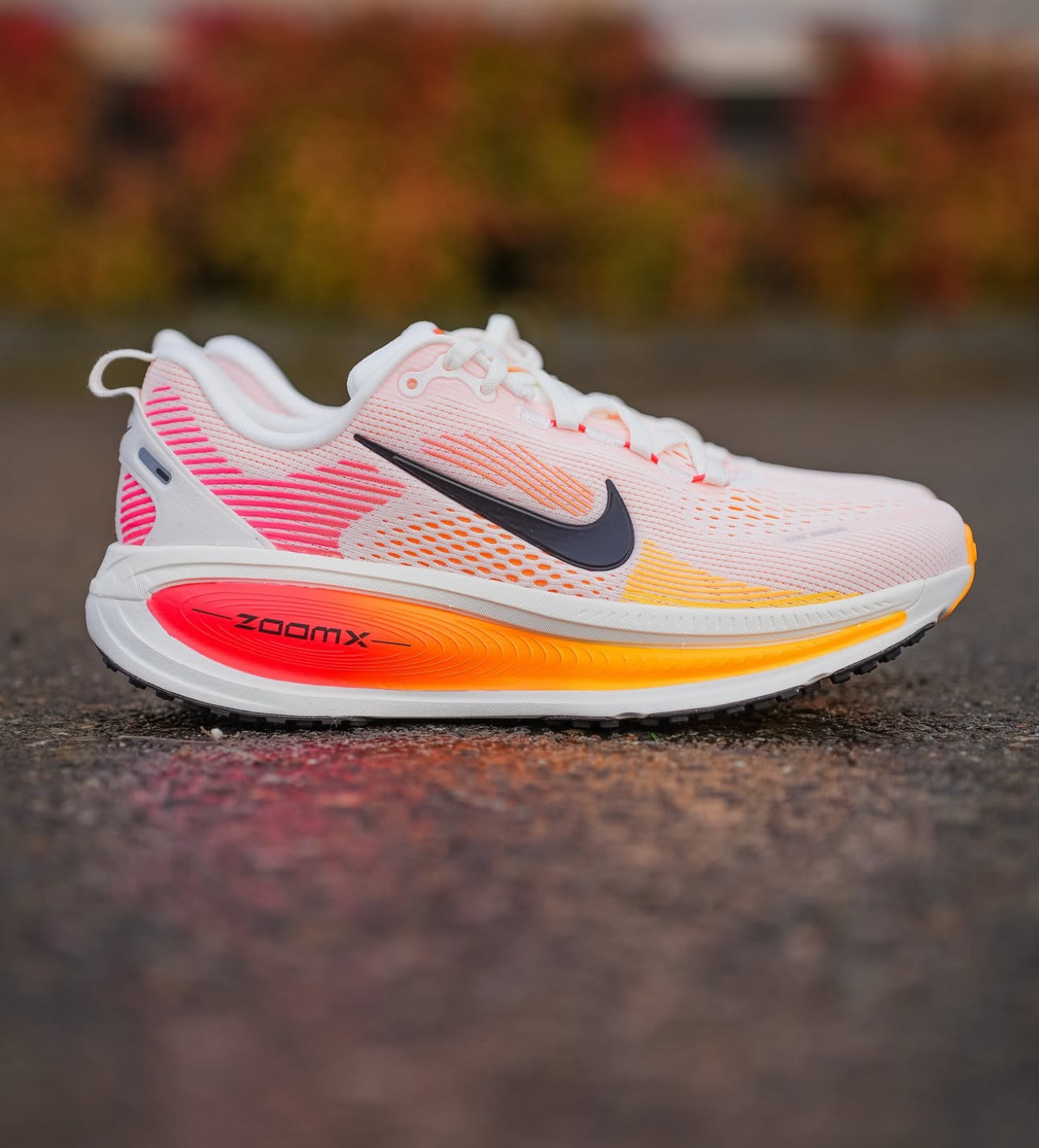 Vomero 18 Sail Bright Crimson Laser Orange