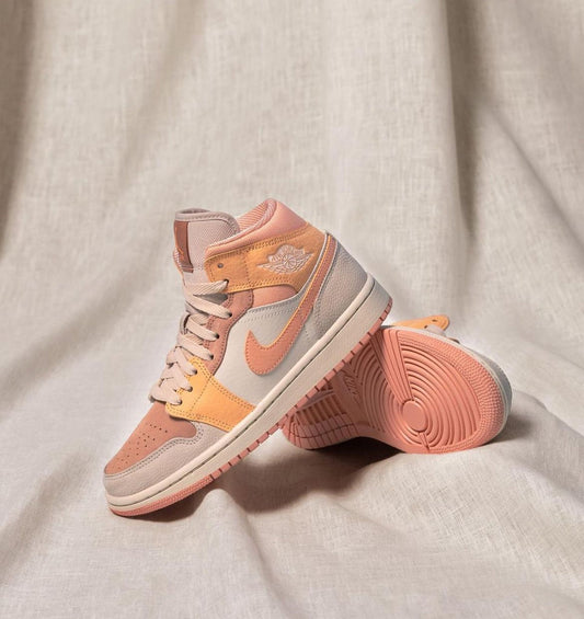 WMNS Air Jordan 1 Mid “ Apricot Orange “