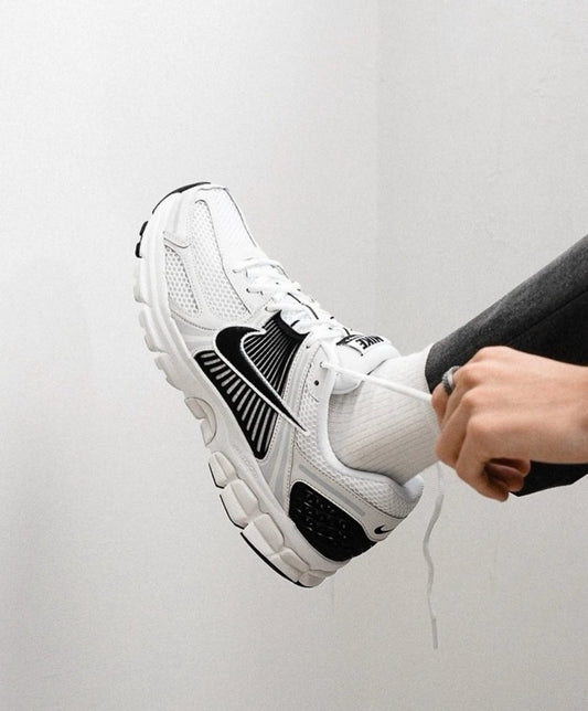 Zoom Vomero 5 White Black