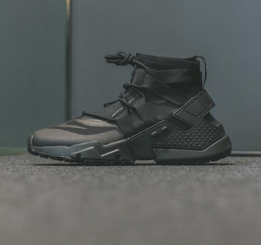 Air Huarache Gripp Triple Black