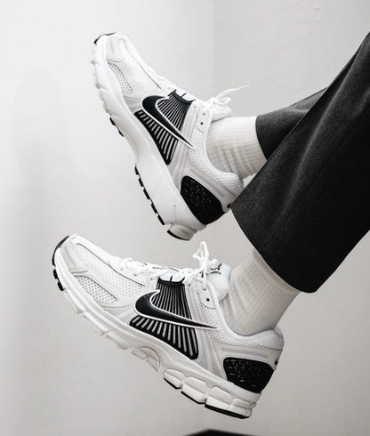 Zoom Vomero 5 White Black