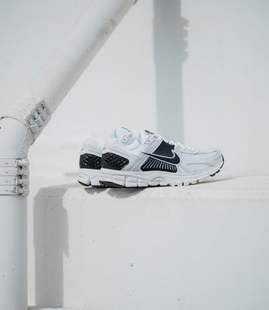Zoom Vomero 5 White Black