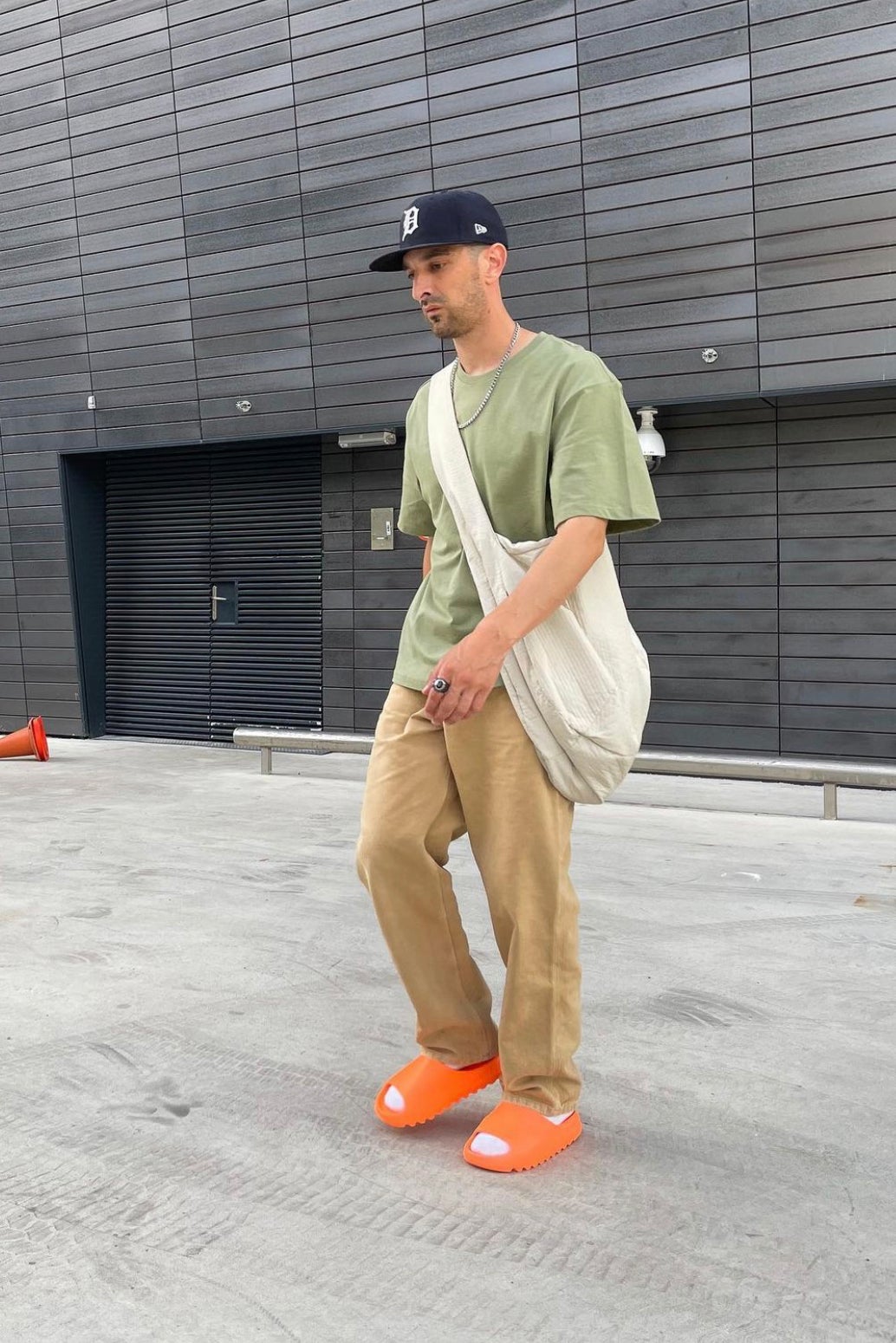 WMNs Yeezy Slides “Enflame Orange”