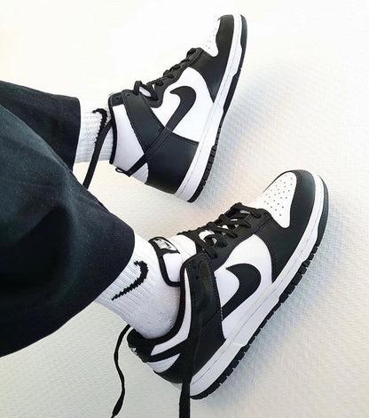 WMNs Sb Dunk Low Panda