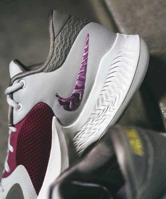 Zoom Freak 4 “ Sweet Beet “
